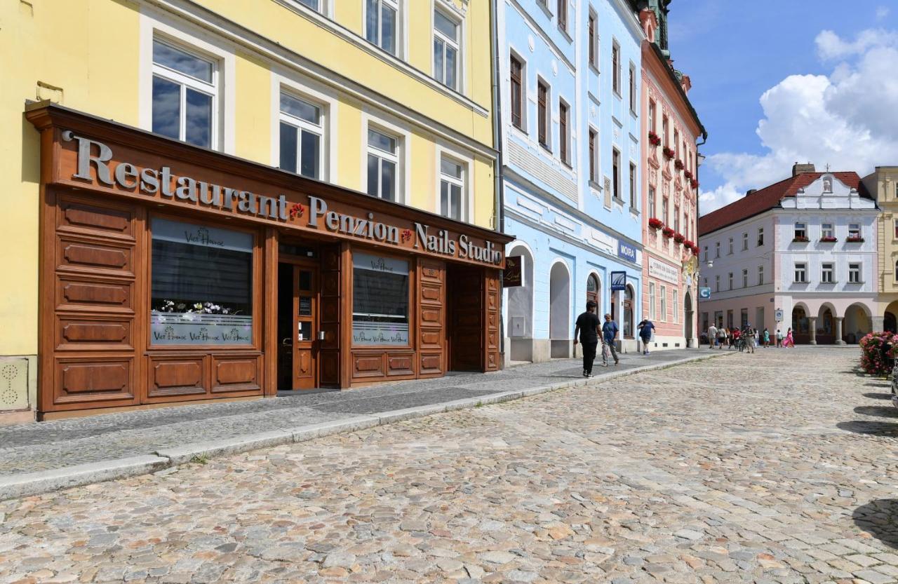 Apartmany Na Namesti 85 Jindrichuv Hradec Luaran gambar