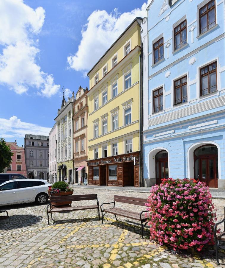 Apartmany Na Namesti 85 Jindrichuv Hradec Luaran gambar