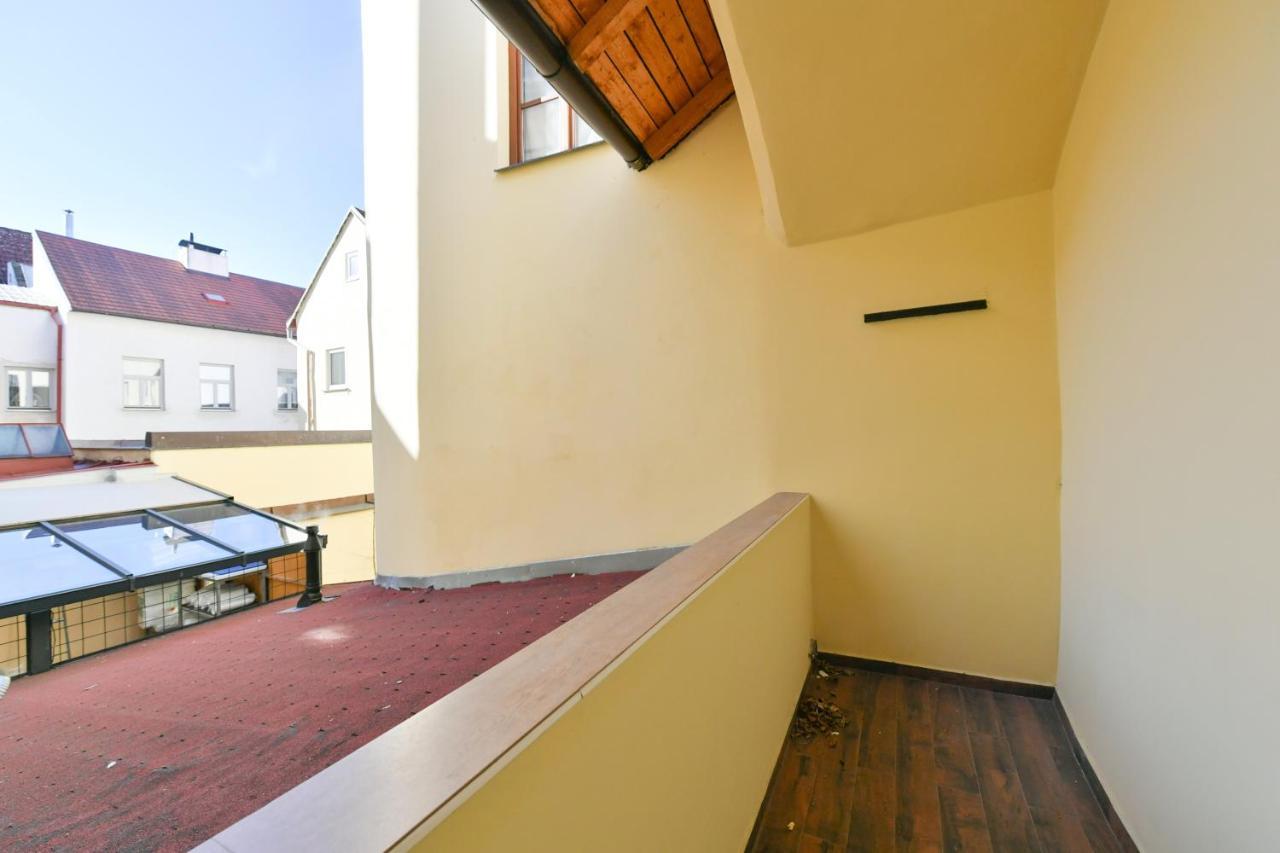 Apartmany Na Namesti 85 Jindrichuv Hradec Luaran gambar