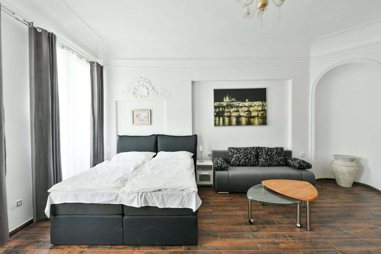 Apartmany Na Namesti 85 Jindrichuv Hradec Luaran gambar