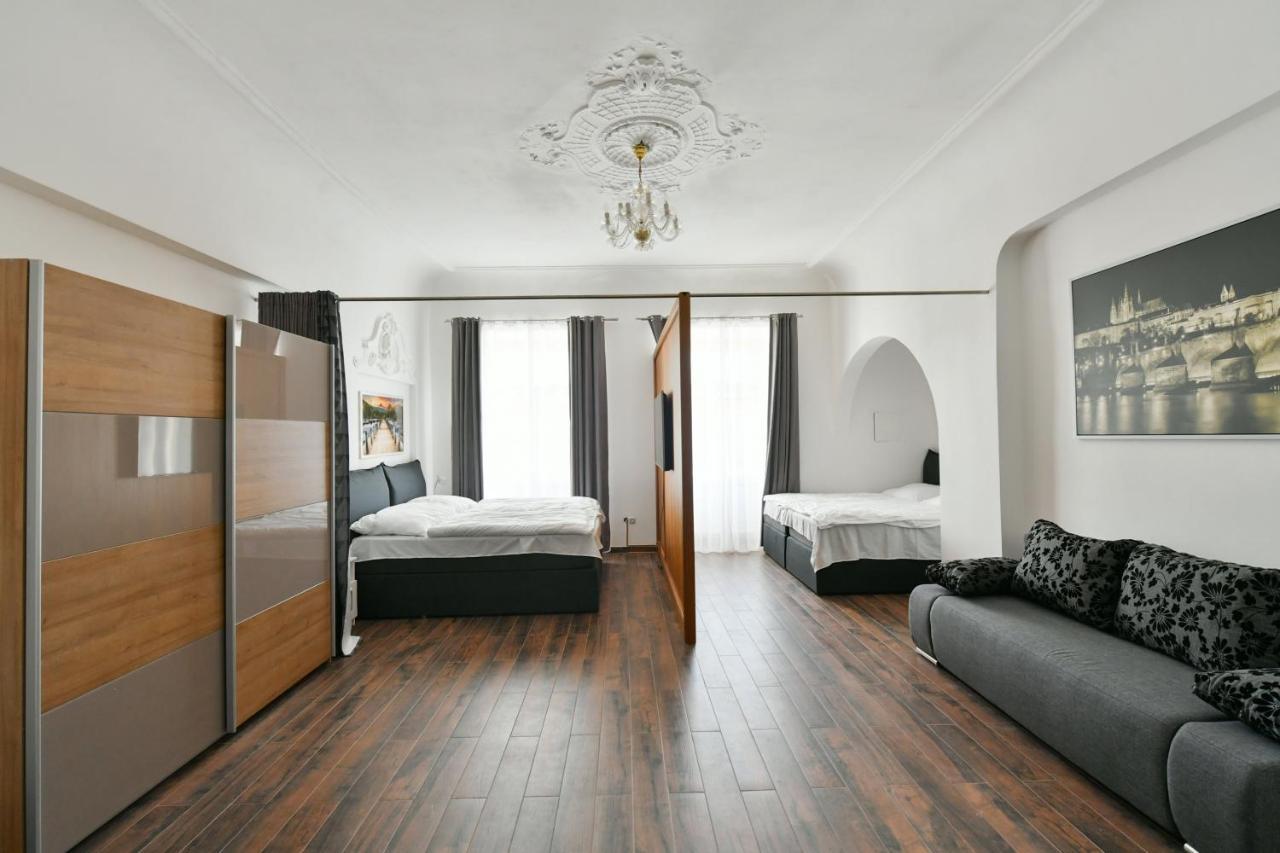 Apartmany Na Namesti 85 Jindrichuv Hradec Luaran gambar