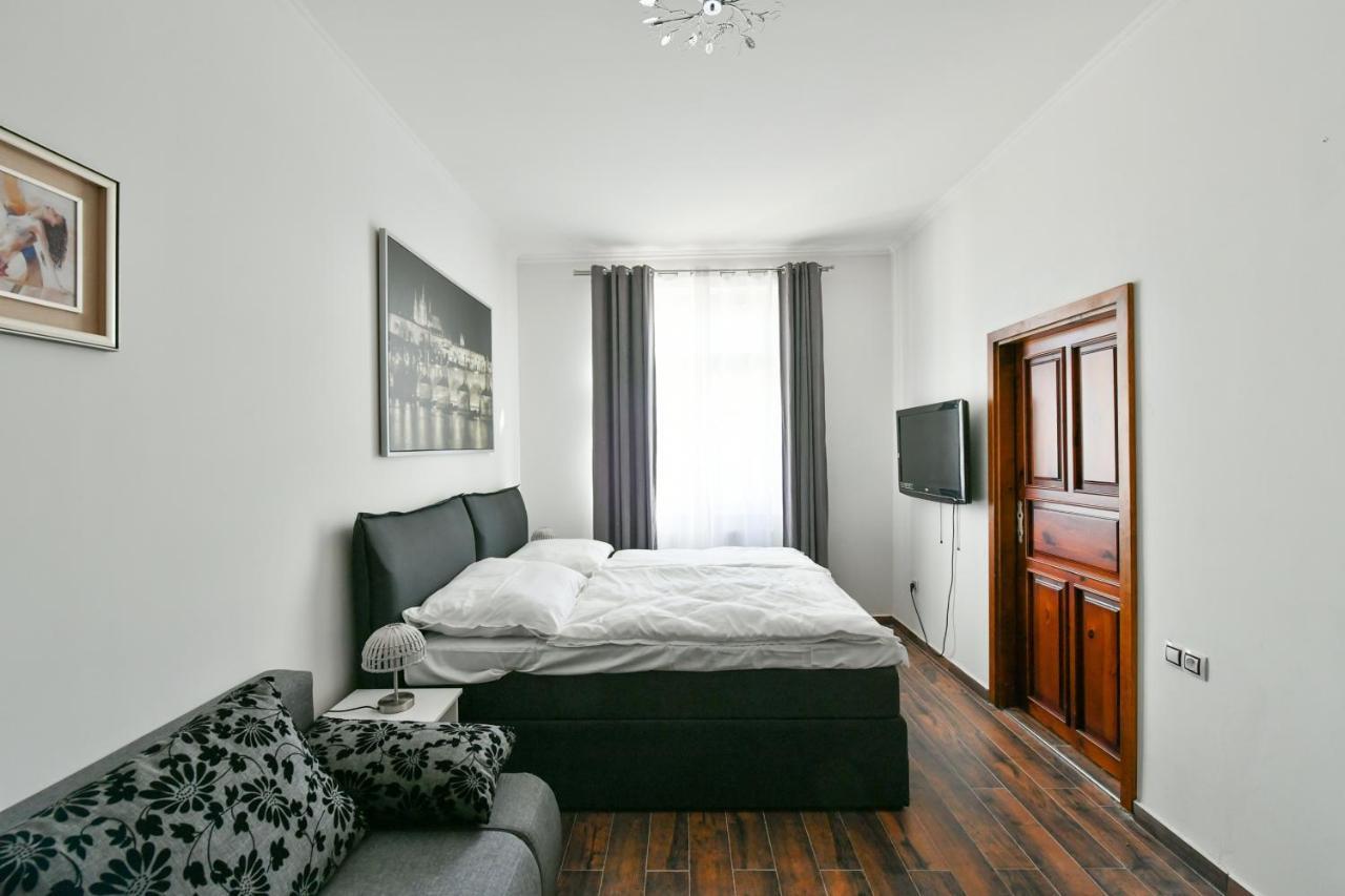 Apartmany Na Namesti 85 Jindrichuv Hradec Luaran gambar