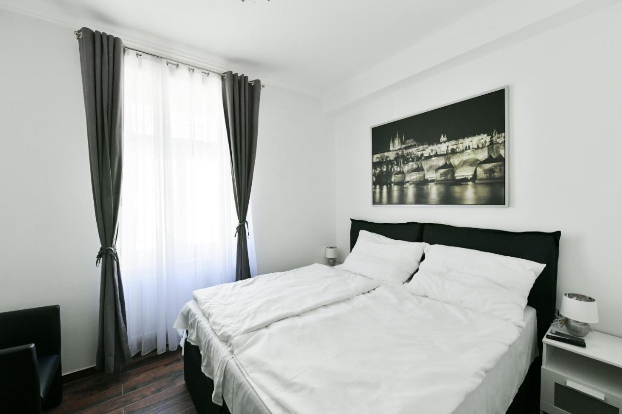 Apartmany Na Namesti 85 Jindrichuv Hradec Luaran gambar