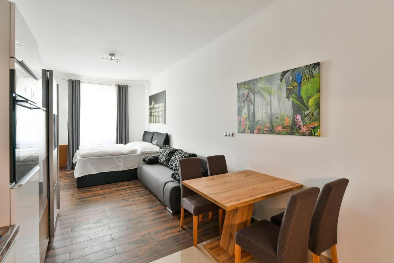 Apartmany Na Namesti 85 Jindrichuv Hradec Luaran gambar