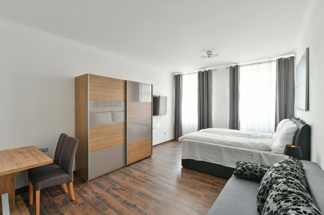 Apartmany Na Namesti 85 Jindrichuv Hradec Luaran gambar